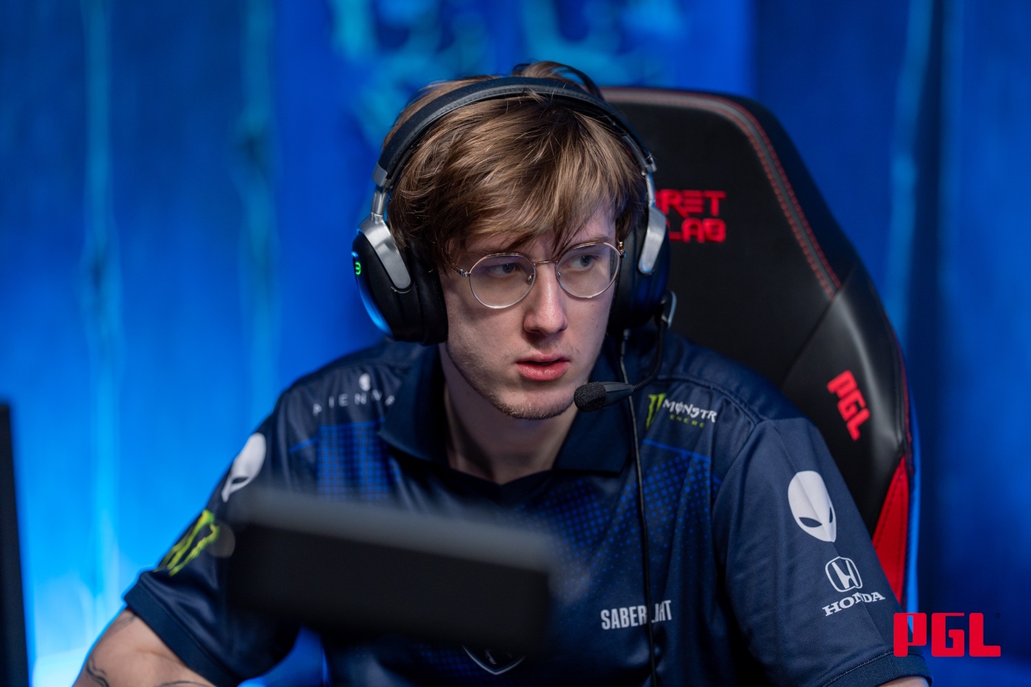 SabeRLight- потроллил Daxak цитатой про язык фактов