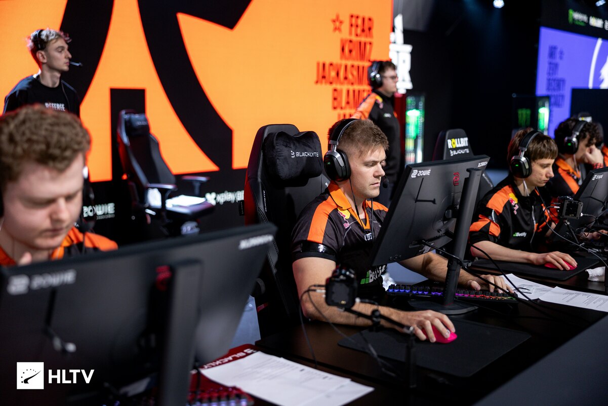 Игроки поделились эмоциями от старта мейджора в Будапеште