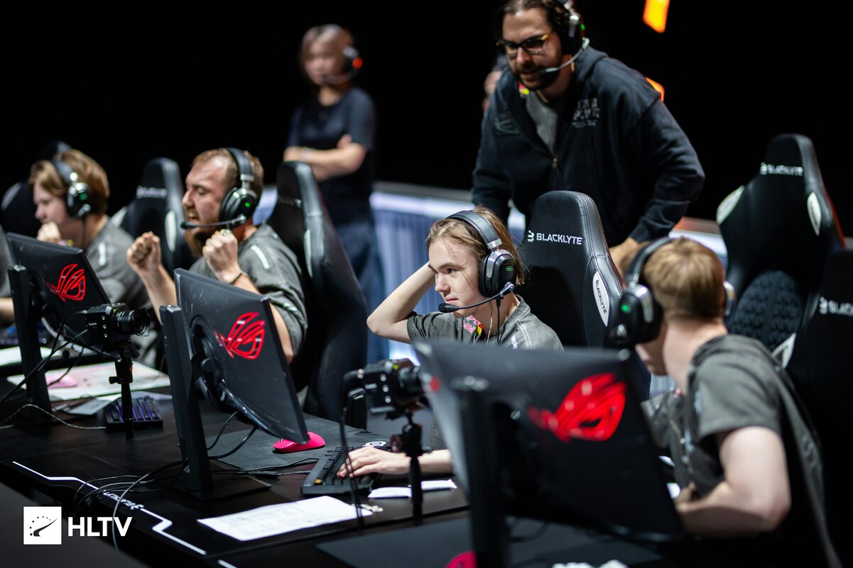 m0NESY назвал donk лучшим россиянином по Counter-Strike 2