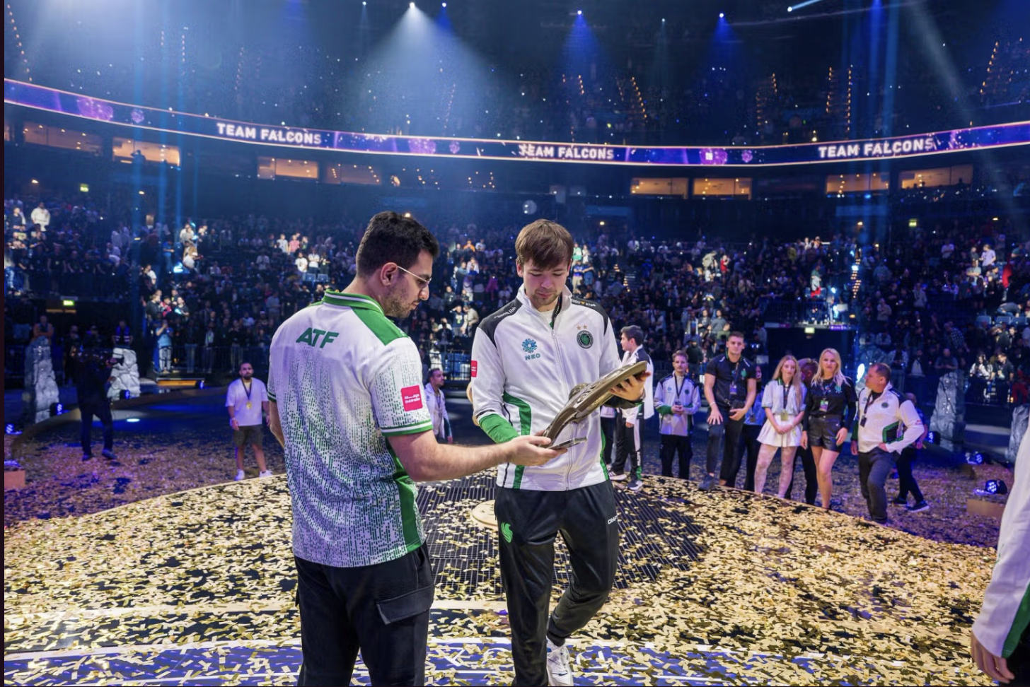 AfrOmoush объяснил, почему Falcons тяжело дается адаптация к патчу