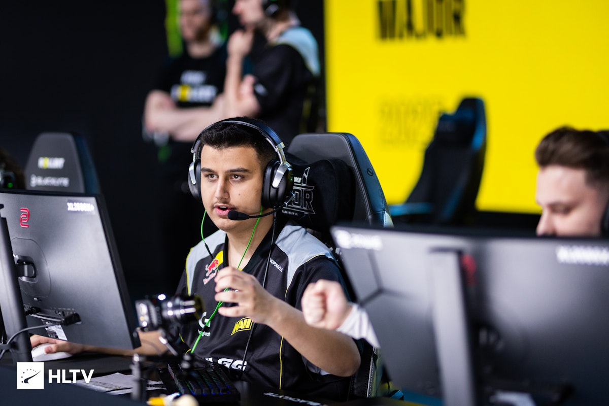 Скаут по CS2 прогнозирует исключение Aleksib и iM из NAVI