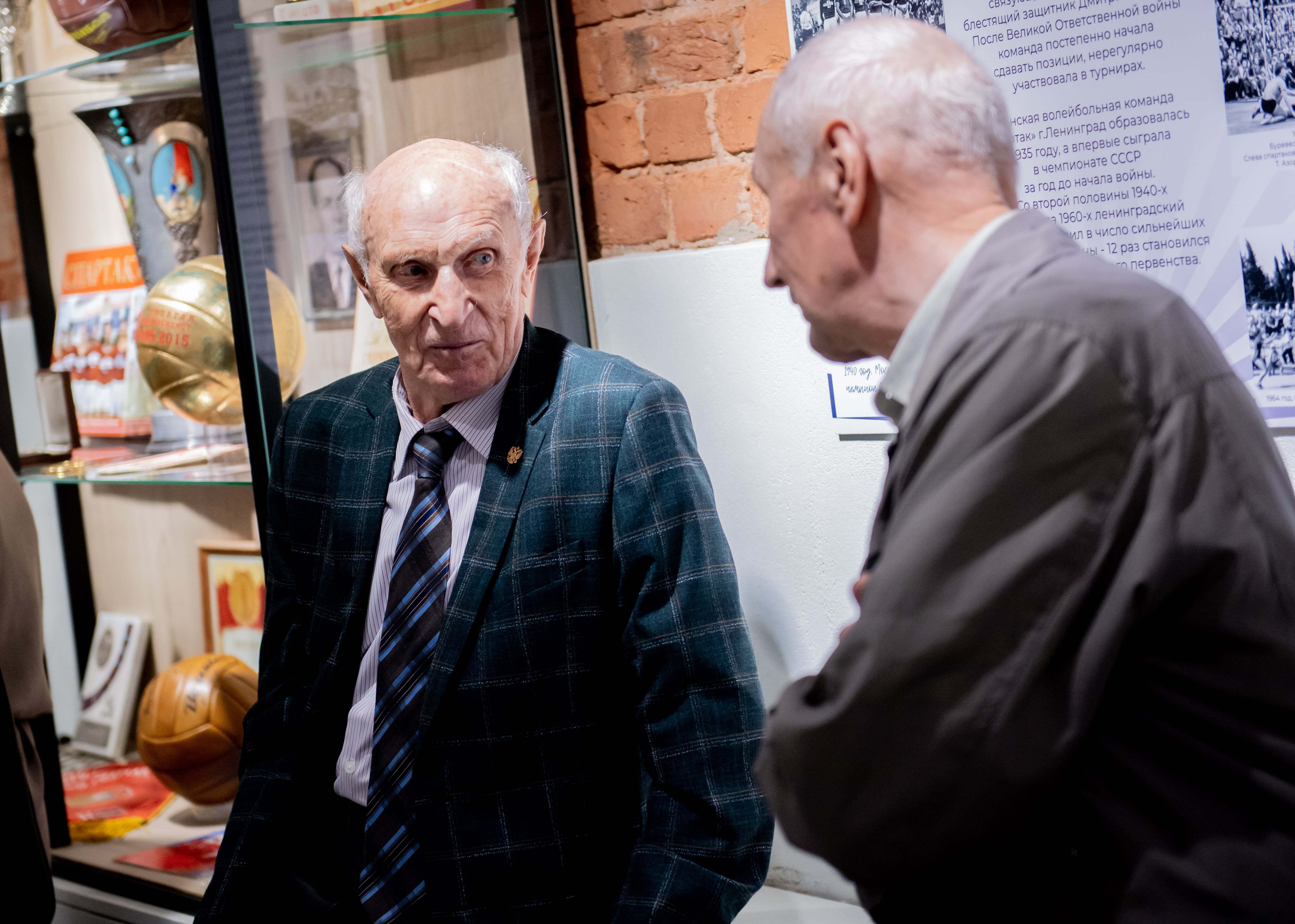 Первый мяч, удостоверение Эйнгорна, форма Тетюхина — в Санкт-Петербурге открылась выставка волейбола