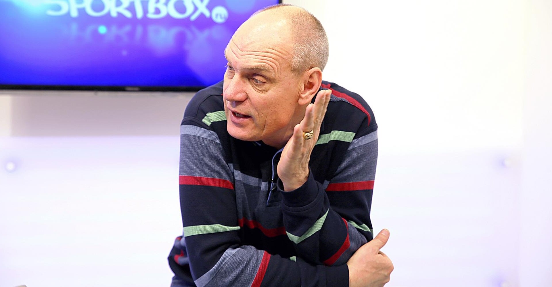 «Почувствовал себя звездой и стал клянчить деньги». Бубнов зол на сбежавших легионеров «Почувствовал себя звездой и стал клянчить деньги». Бубнов зол на сбежавших легионеров