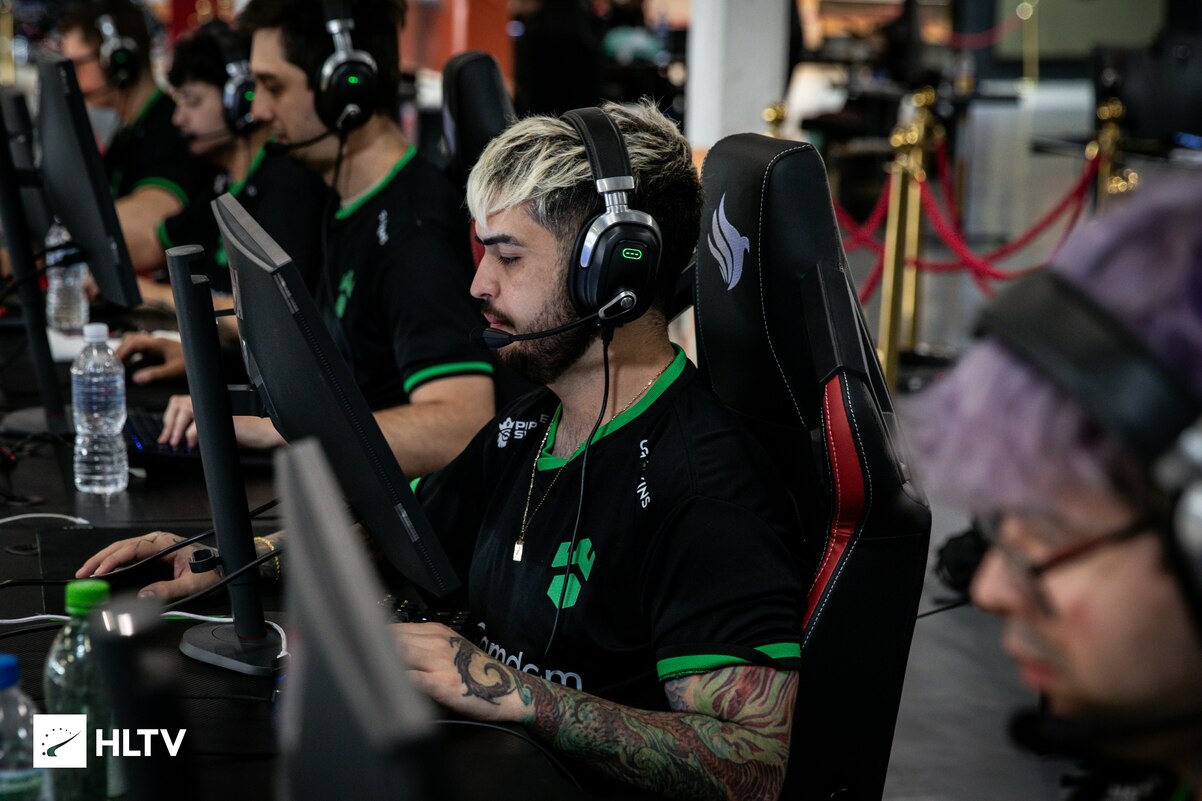 Бразильцы с плакатами Fuck Valve устроили митинг на мейджоре