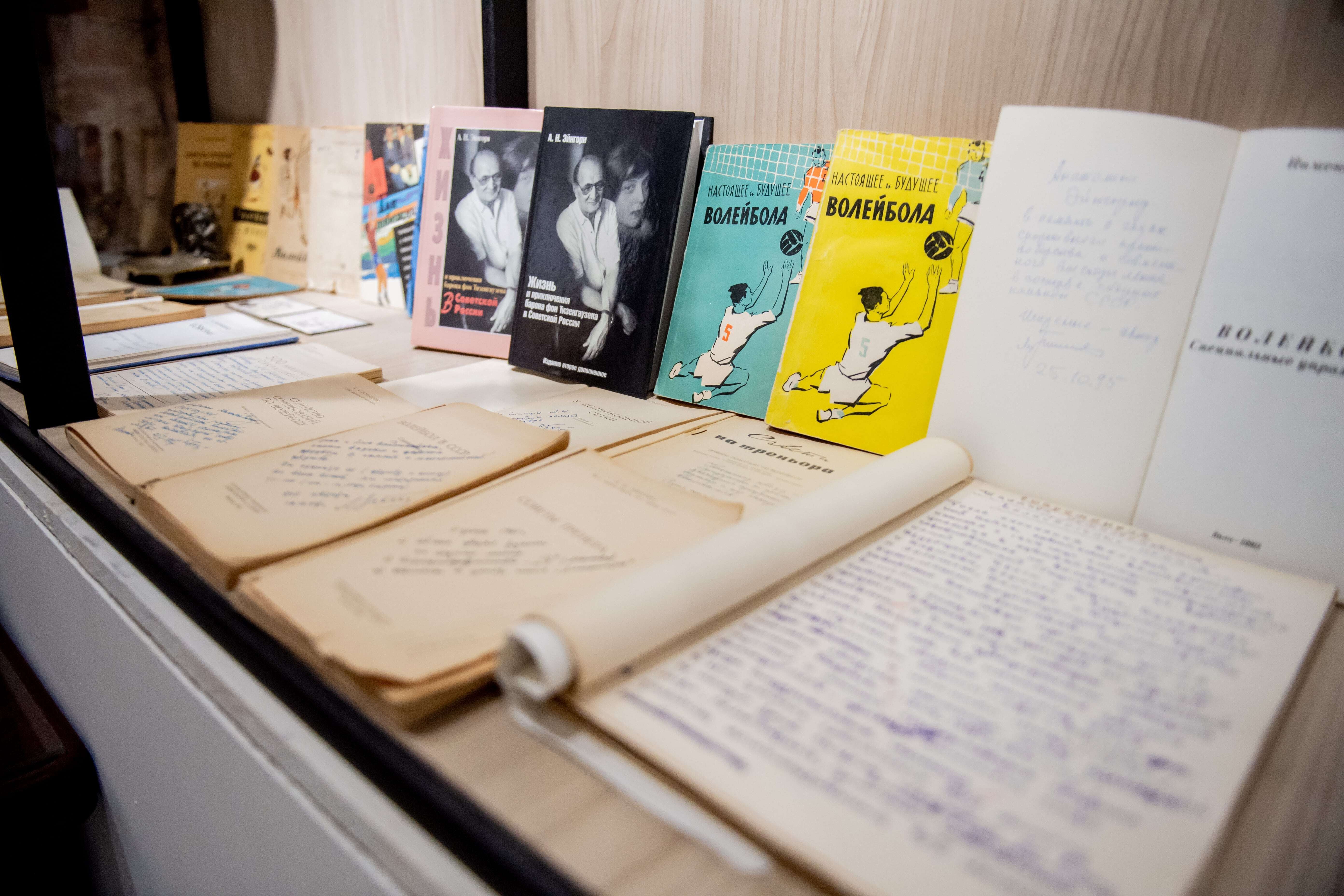 Первый мяч, удостоверение Эйнгорна, форма Тетюхина — в Санкт-Петербурге открылась выставка волейбола